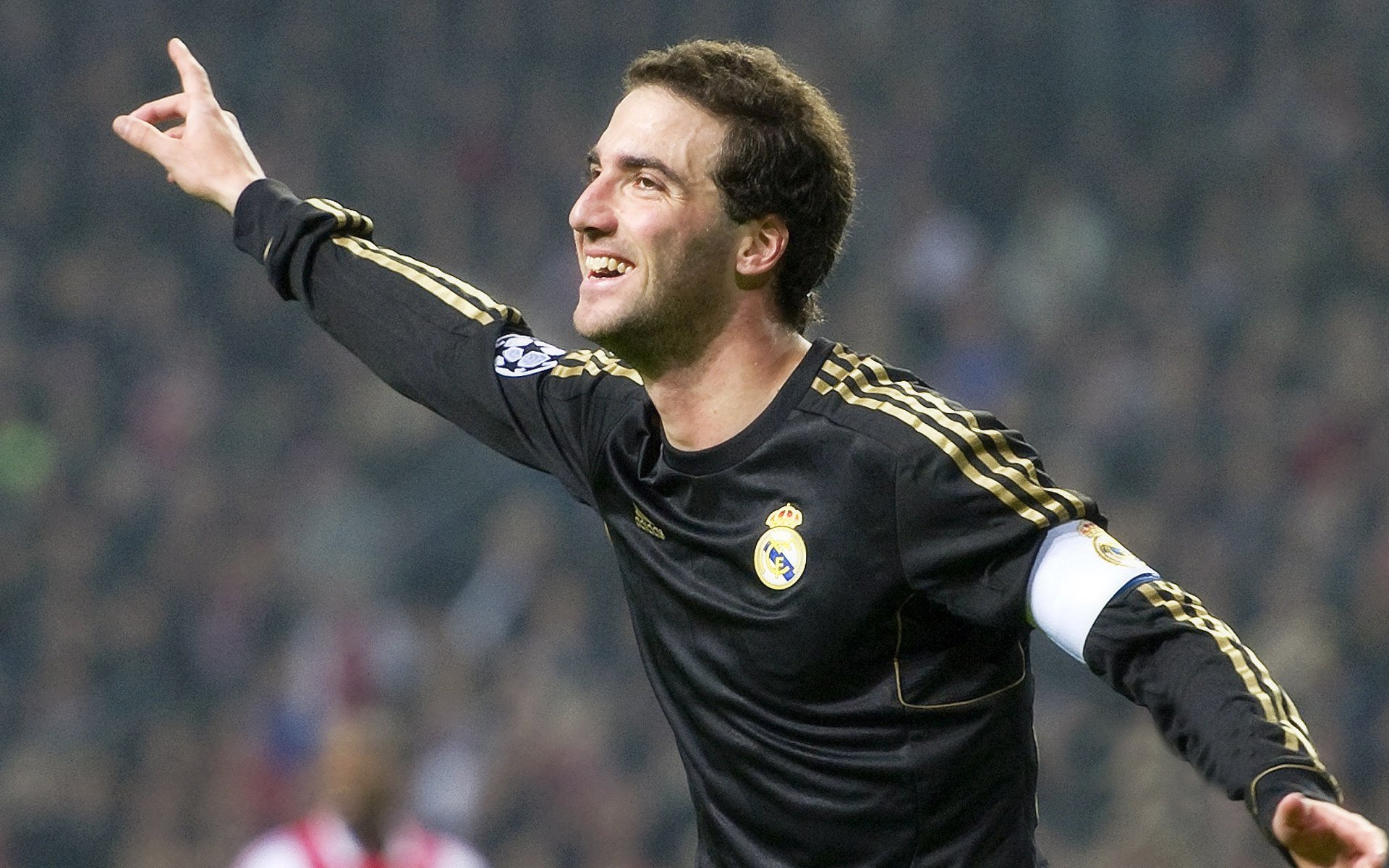 2010年季后赛：雷霆以年轻的阵容奋战，韦斯布鲁克多次“黑马”表现惊艳全场。